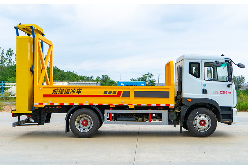 东风D9防撞车(2000kg-100km/h)