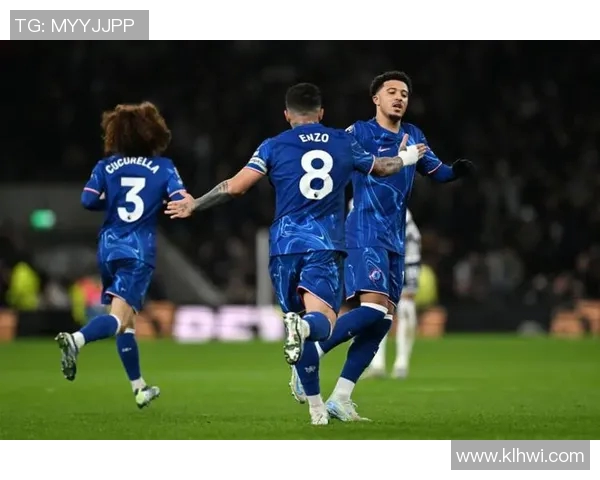 切尔西与热刺激战正酣双方争夺英超积分榜关键位置